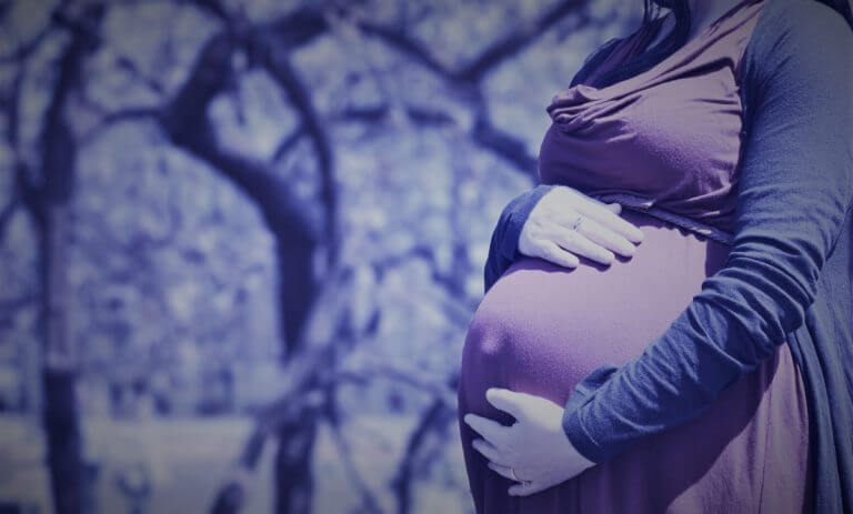 Ewas forskning handlar bland annat om hur graviditet påverkar kvinnors känslor kring hiv.